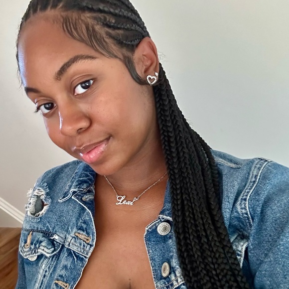 Meet your Posher, Alexia - Picture 1 of 1